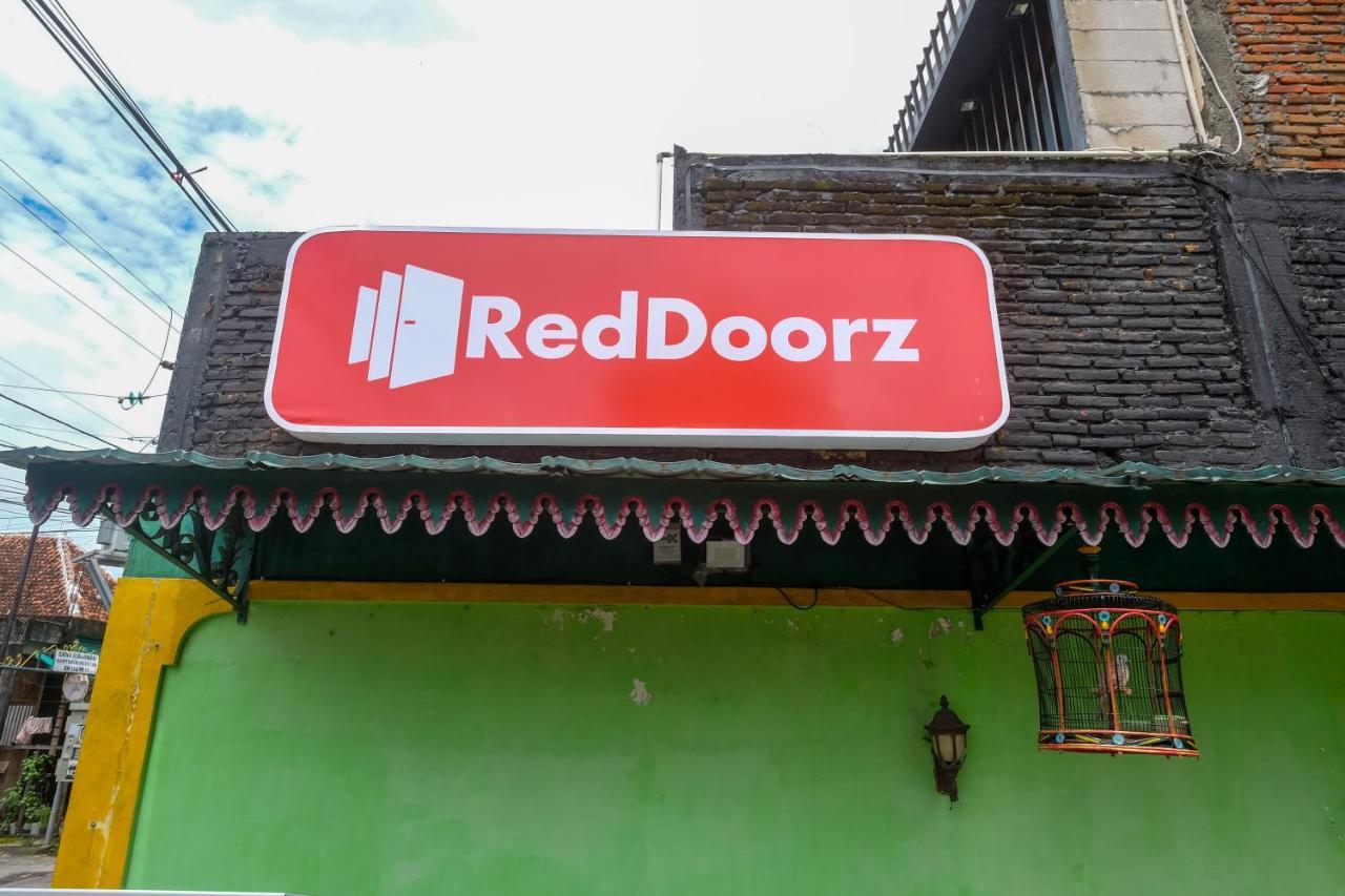 Reddoorz At Mamagayo Inn Jogyakarta Zewnętrze zdjęcie